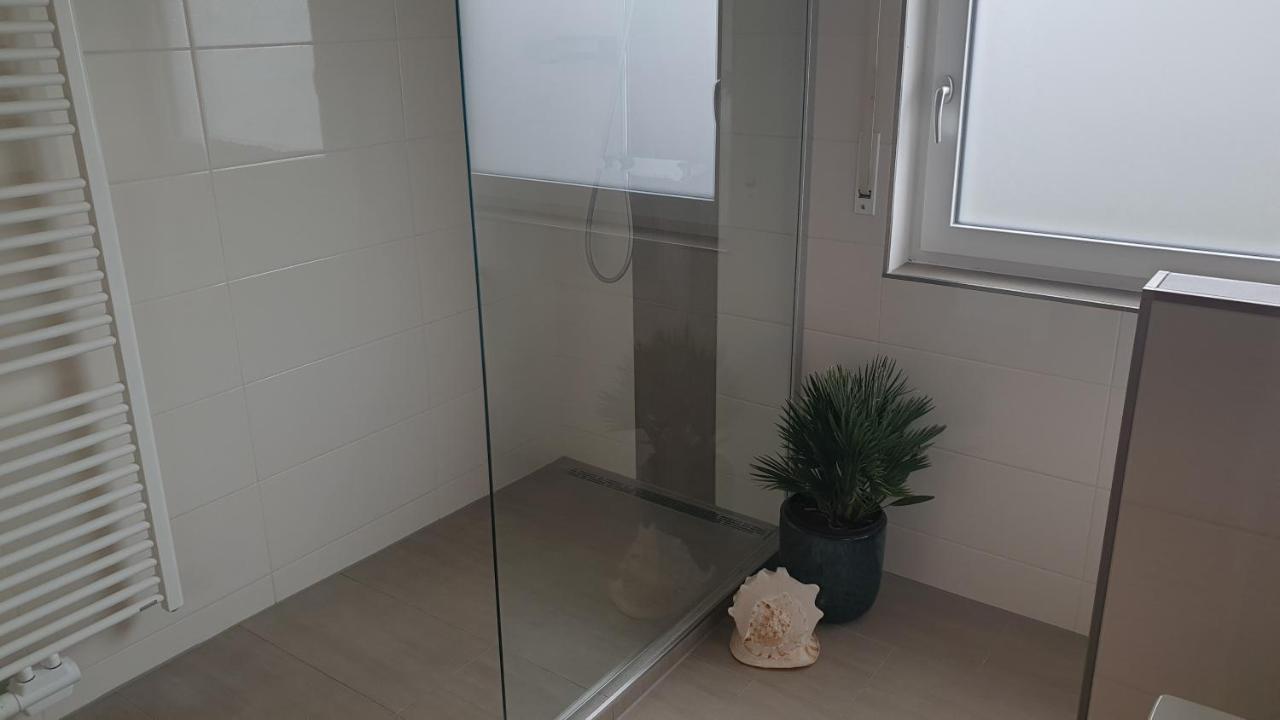 Boardingappartement Windeckblick, Ruhige, Zentrale Lage Mit Grossem Suedbalkon Buhl Bagian luar foto