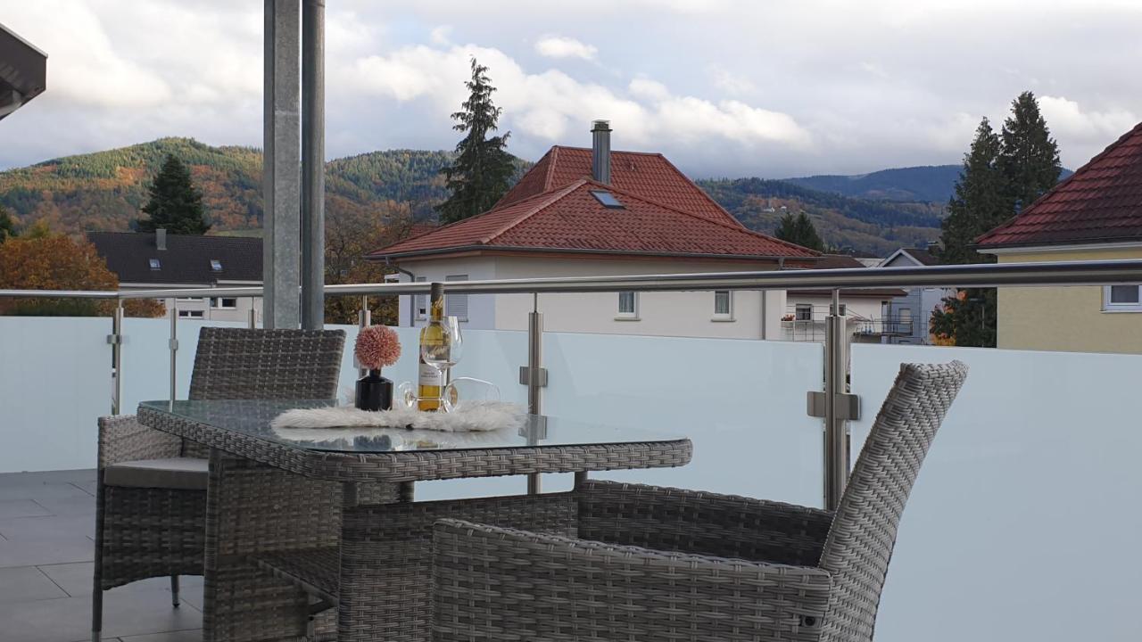 Boardingappartement Windeckblick, Ruhige, Zentrale Lage Mit Grossem Suedbalkon Buhl Bagian luar foto